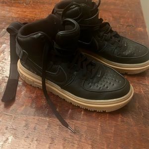 Black Gore-Tex Nike airs size 9 1/2
